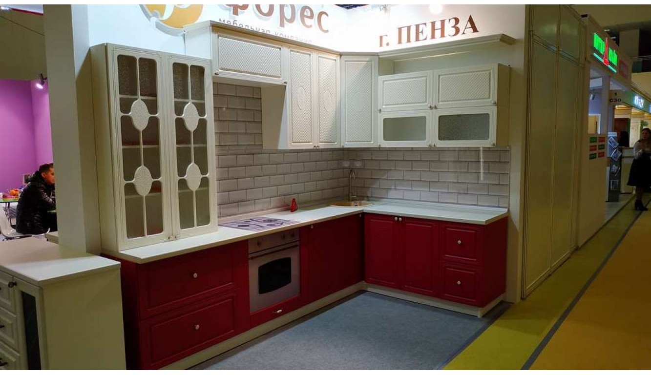 Кухня Версаль Красный \ Белое дерево 3,1м х 1,8м
